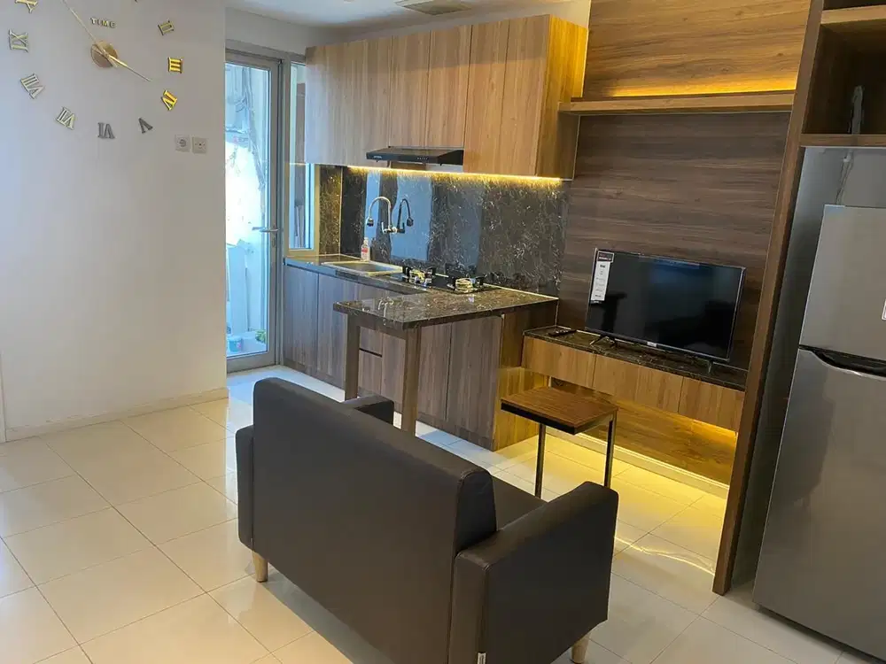 Disewakan Pertahun 2 BR Semi Furnish Apartemen Green Lake Sunter