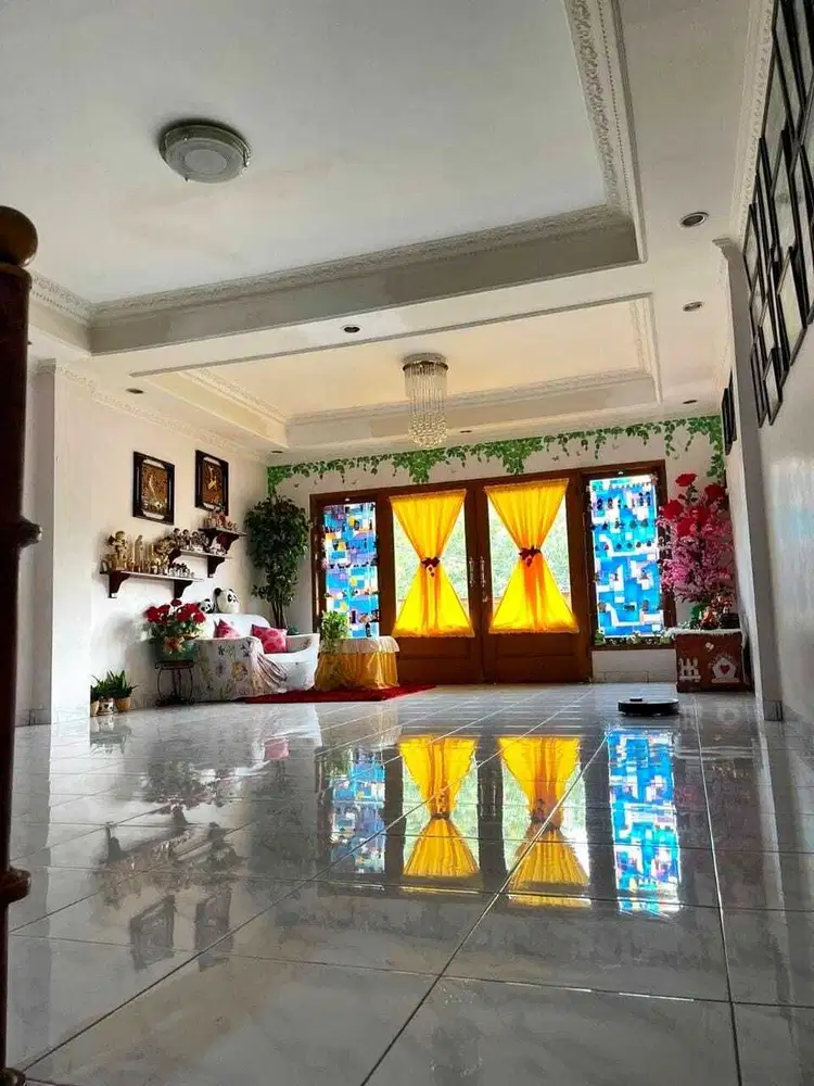 Dijual Ruko di Boulevard Taman Dutamas, Jelambar, Jakarta Barat.