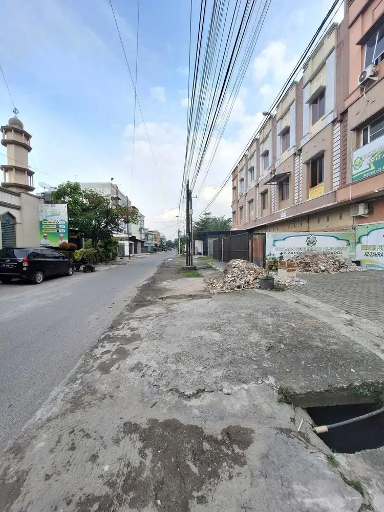 JUAL RUKO SUDUT 3LANTAI DI JL.SETIA JADI - KRAKATAU, MEDAN TIMUR