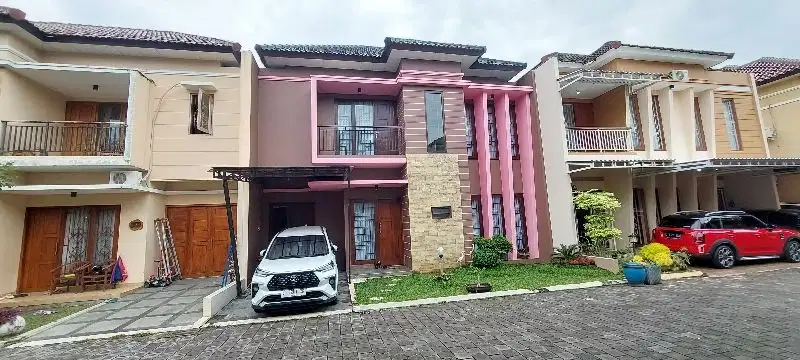Rumah Cluster Bagus 160m2 dalam Perum Elite Colomadu, Solo