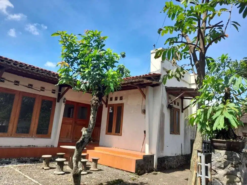 RUMAH DENGAN TANAH BESAR, TOHUDAN, COLOMADU, KARANGANYAR, SOLO