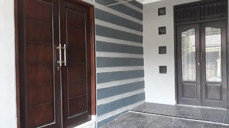 rumah nempel kota wisata cibubur