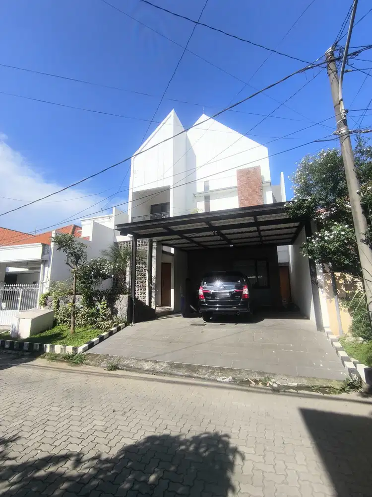 Dijual cepat Rumah 2 lantai istimewa di KETINTANG kec. Gayungan