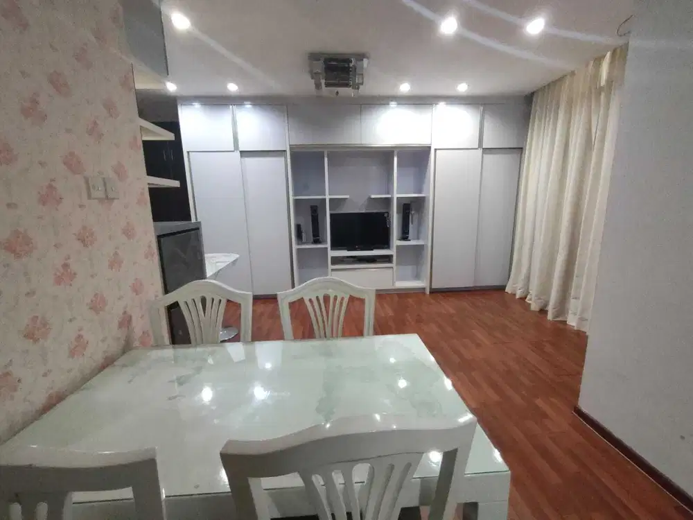 Apartemen furnished 3 bed room dan 3 kamar mandi di Salemba Residences