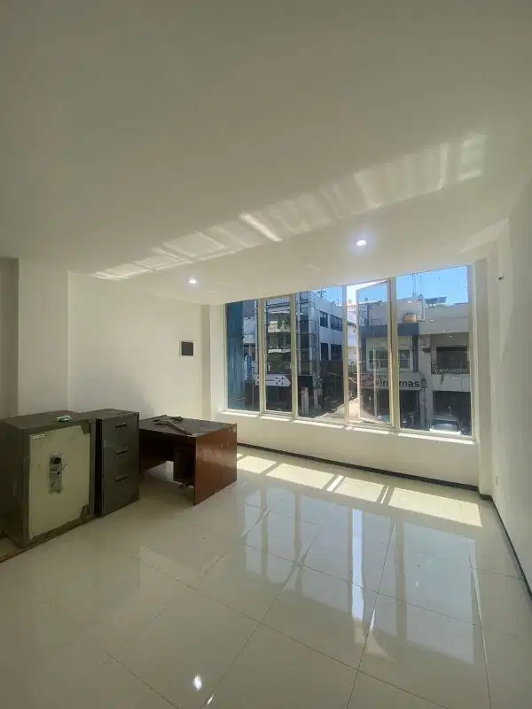 Disewakan murah, strategis, 4lt, di kembang Jepun