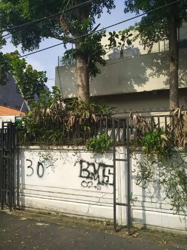 DIJUAL MURAH RUMAH DI KEBON JERUK BELAKANG RCTI