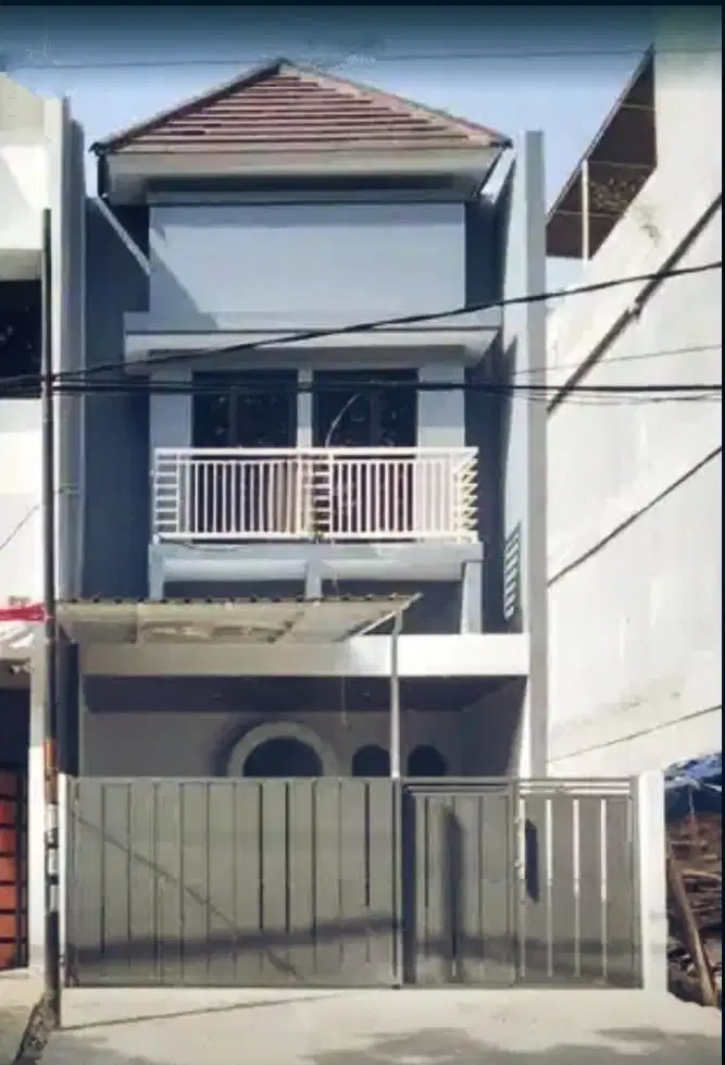 Rumah minimalis 2 lantai di perum. Kertomenanggal kec. Gayungan sby