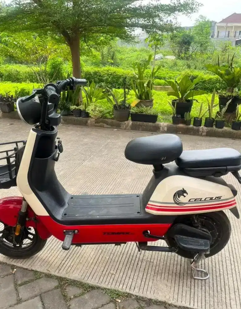 Sepeda listrik celcius