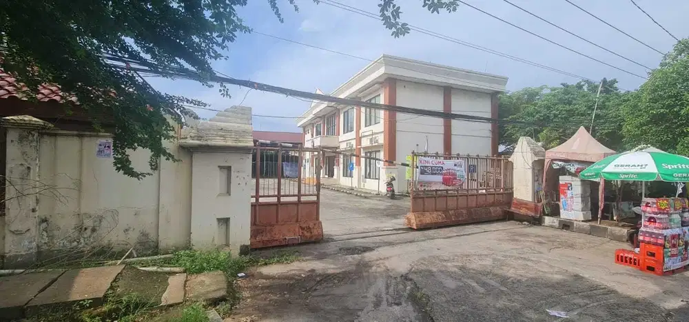 Gudang dan Bangunan Komersial Dijual di Jalan Utama Kota Serang