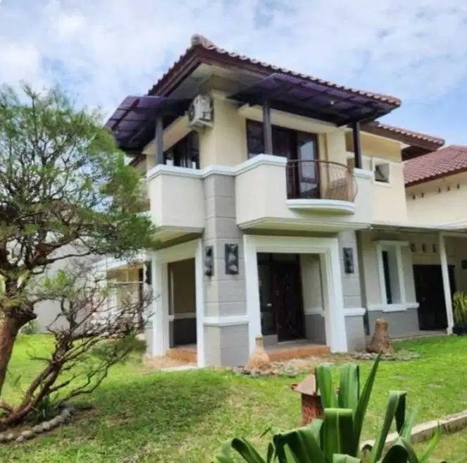 Rumah Nyaman 2 Lantai di Kota Baru Parahyangan