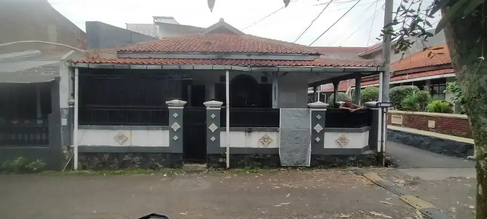 TURUN HARGA Rumah Lelang SHM siap huni Jl. Kuningan X, Antapani