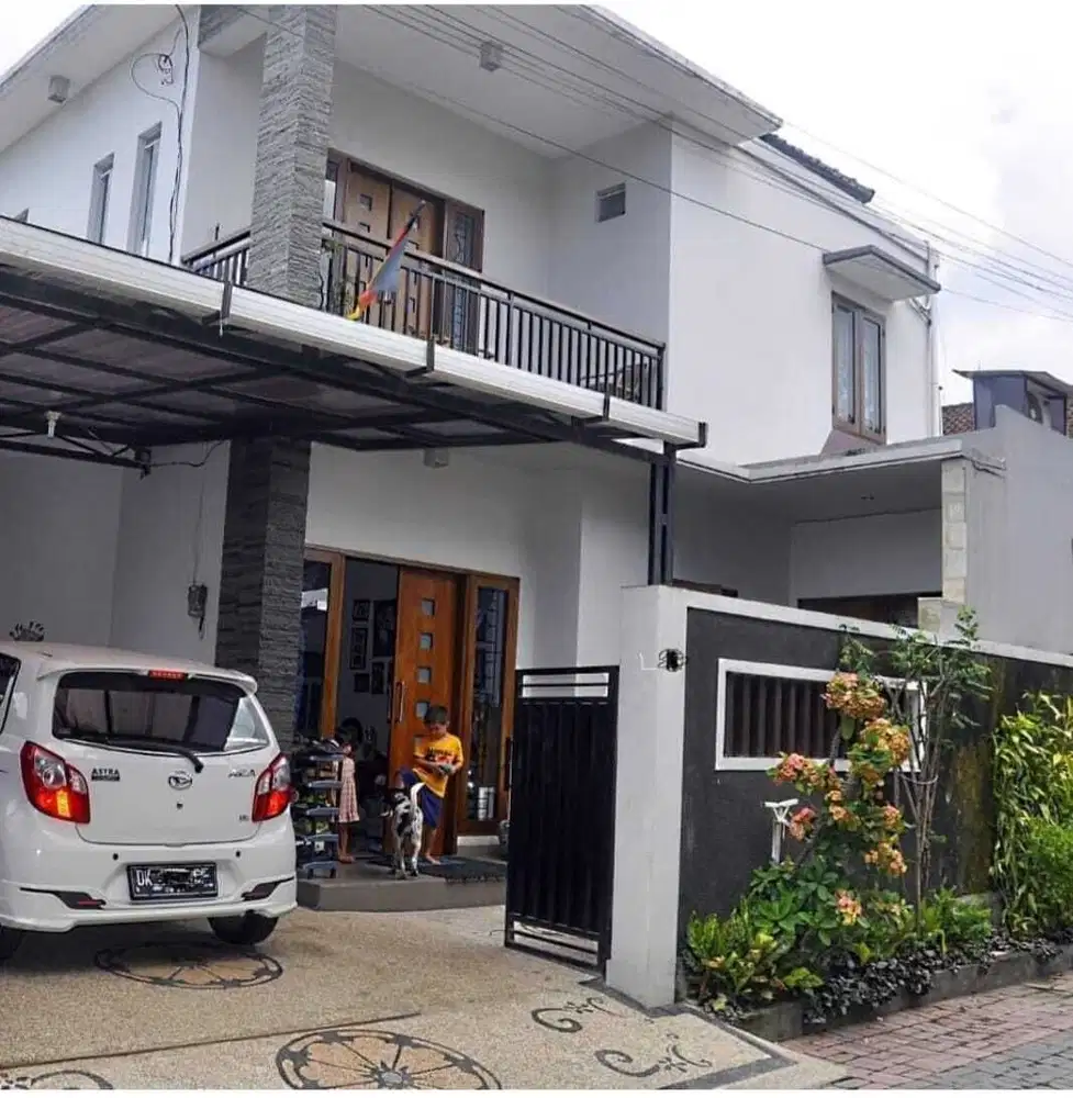 Rumah 2 Lantai Lingkungan Nyaman di Padang sambian Kelod Denpasar