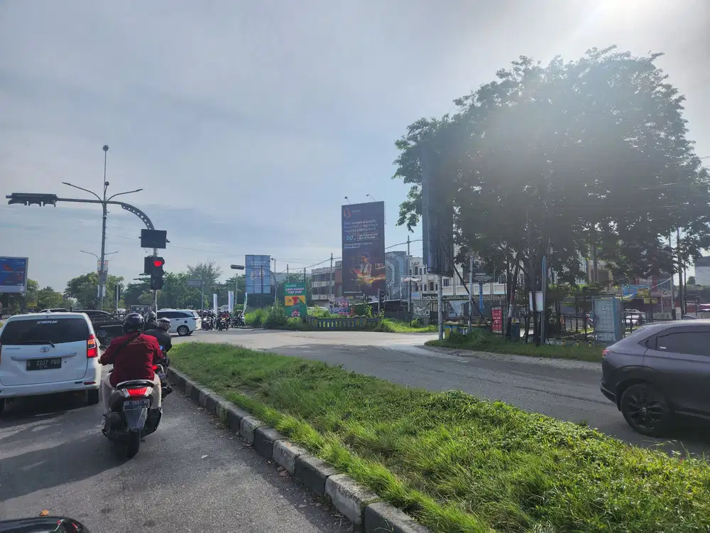 Tanah tepi jalan Durian, prospek untuk Cafe, Hotel,dll.