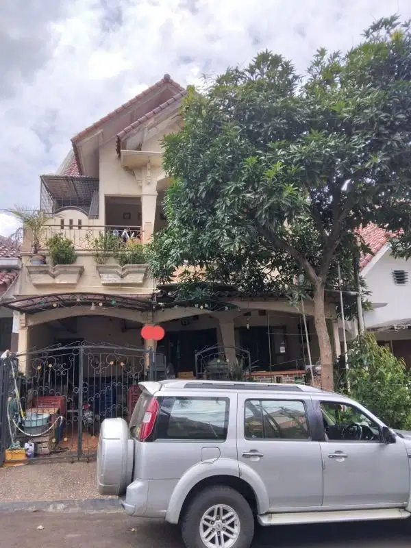 Rumah Dua Lantai Di Pesona Khayangan margonda