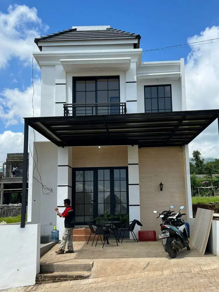 Dijual Rumah Bergaya American Clasic yg Jauh dari Hiruk Pikuk Kota