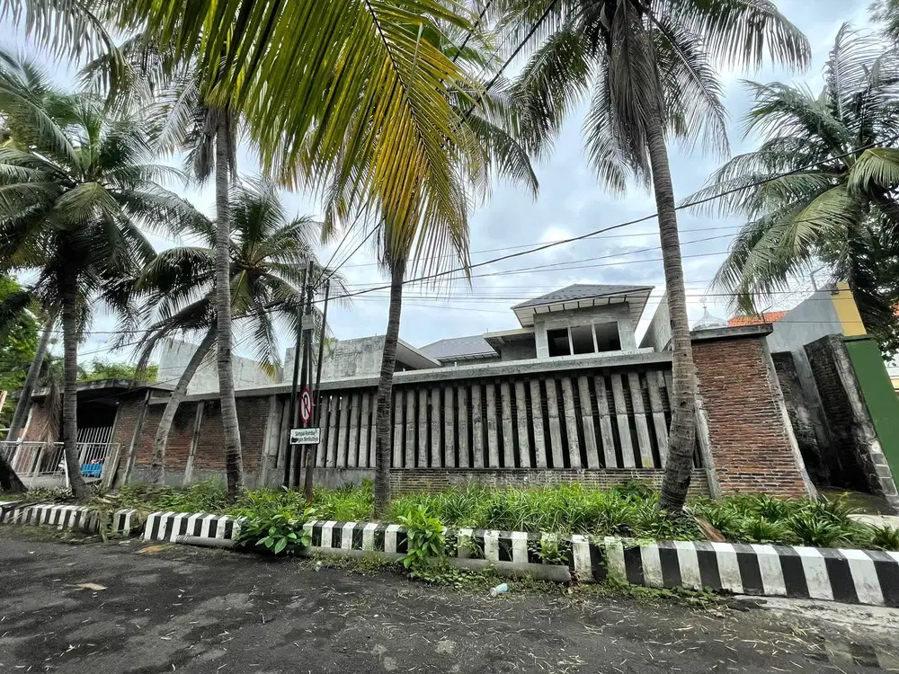 JARANG ADA RUMAH HITUNG TANAH DI PUSAT KOTA SURABA