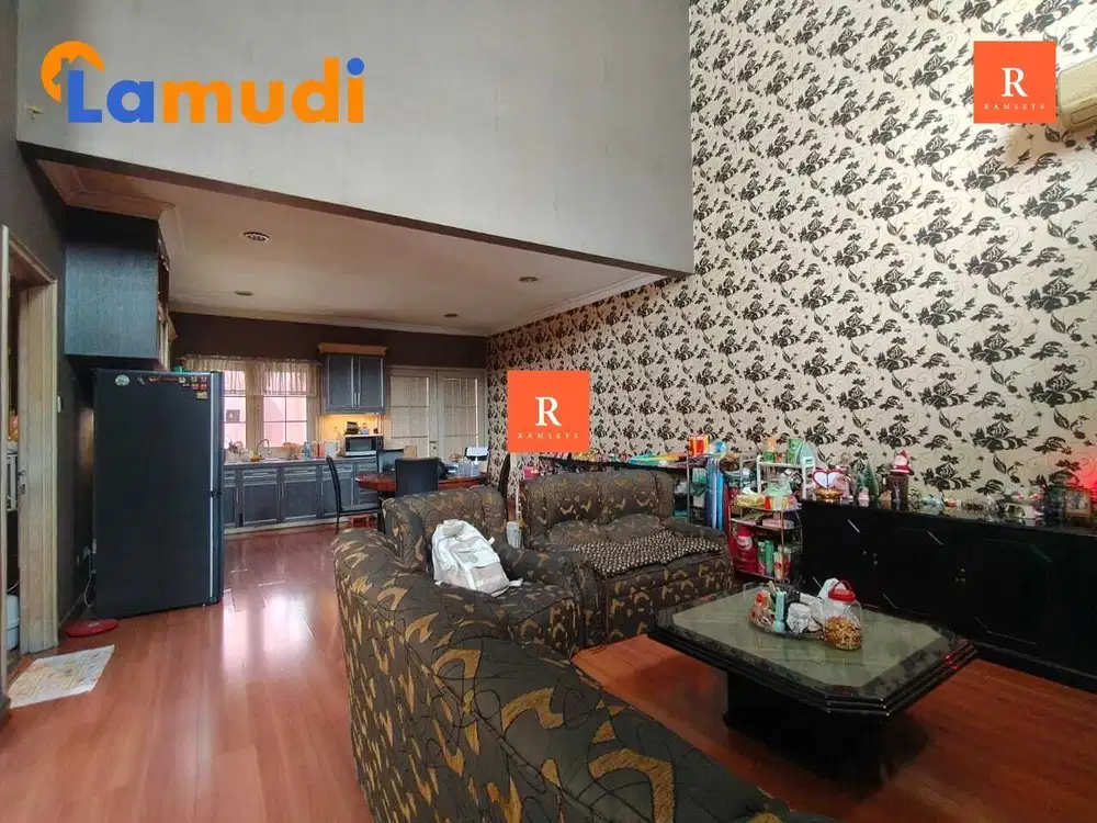 Dijual Rumah 2 Lantai Taman Palem LT 400m2 Lb 300m2