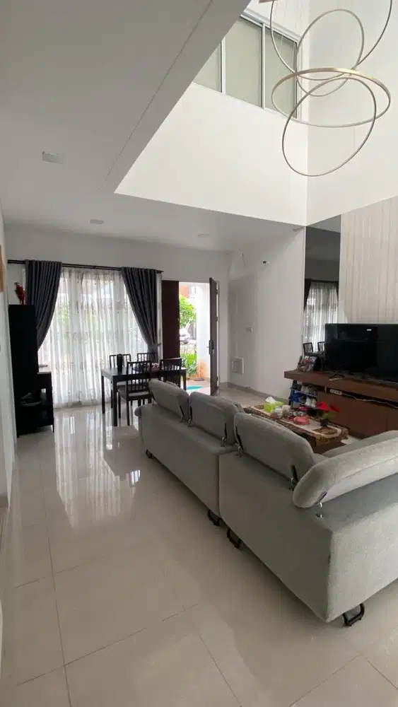 Di Jual rumah 2 lantai di cluster Rivera puri kembangan