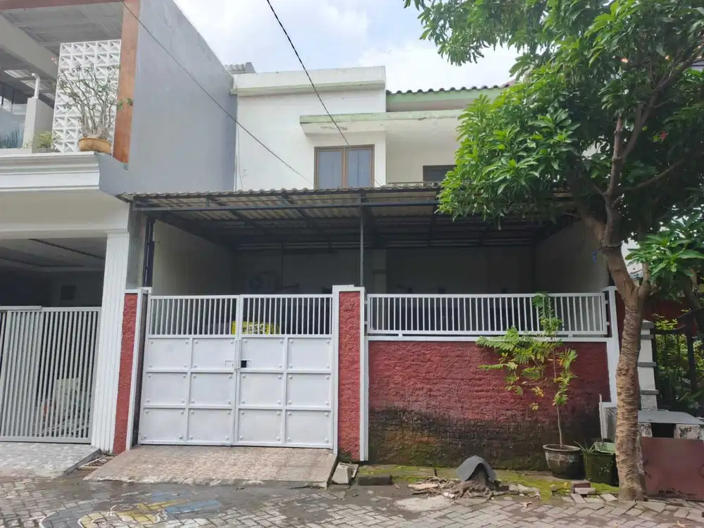 LINGKUNGAN NYAMAN & ASRI Rumah Kebraon Indah Permai Surabaya