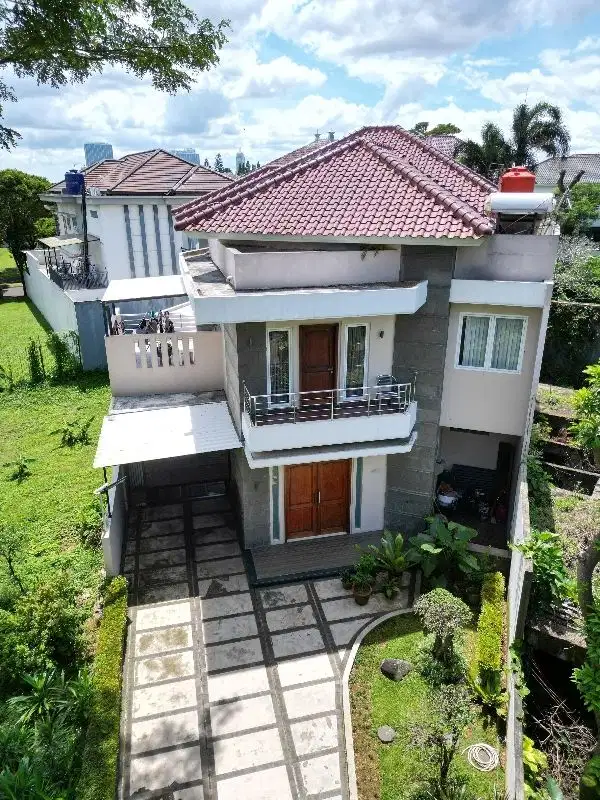 Di Jual Rumah Mewah 2 lantai di taman Diponogoro Lippo Karawaci