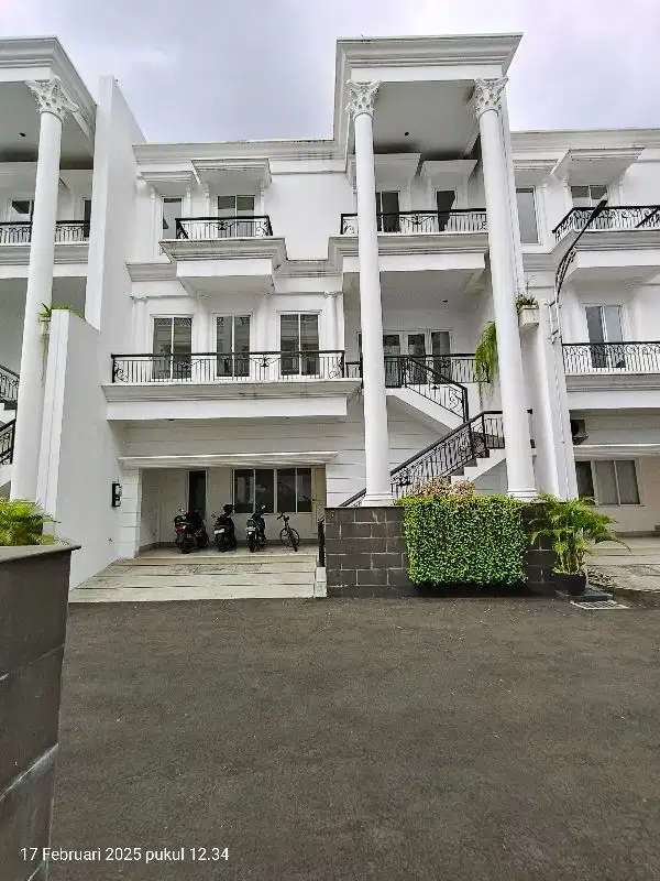 ready stok rumah pakai lift dekat RS mayapada Lebak bulus