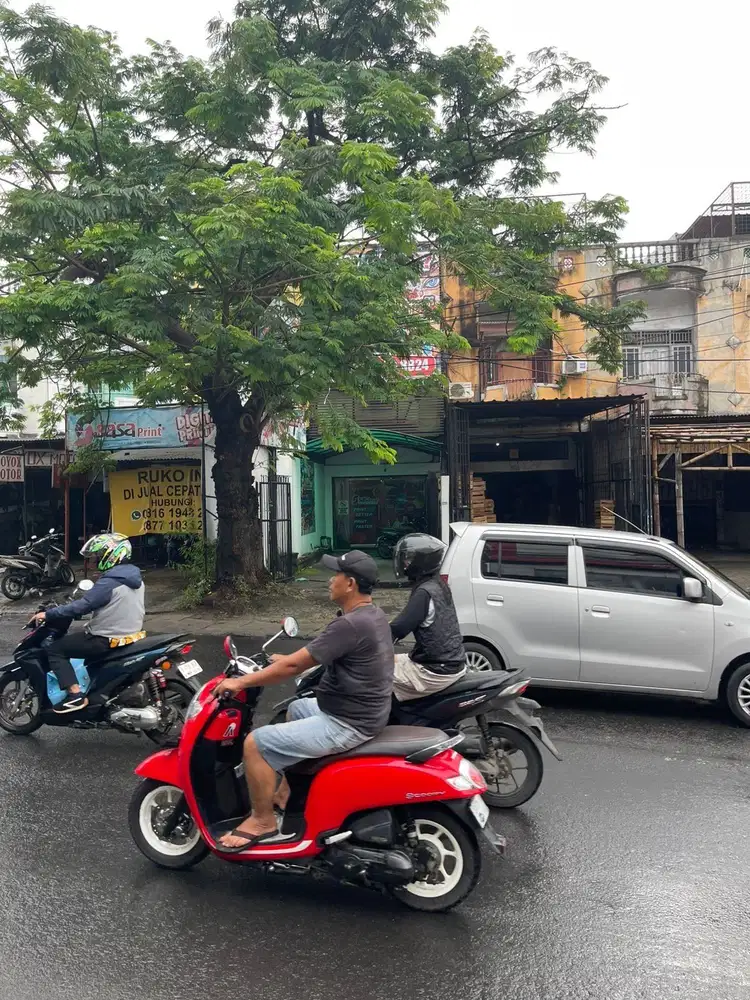 DISEWAKAN RUKO 2 LANTAI PINGGIR JALAN CILEDUG RAYA