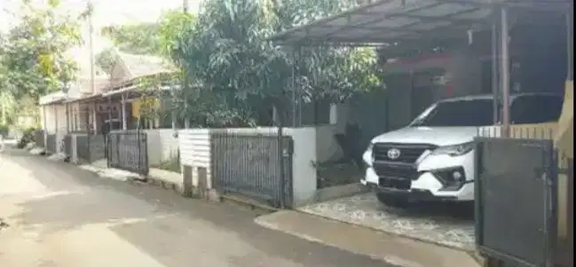 Rumah Dalam Komplek Dekat Jalan Soekarno Hatta