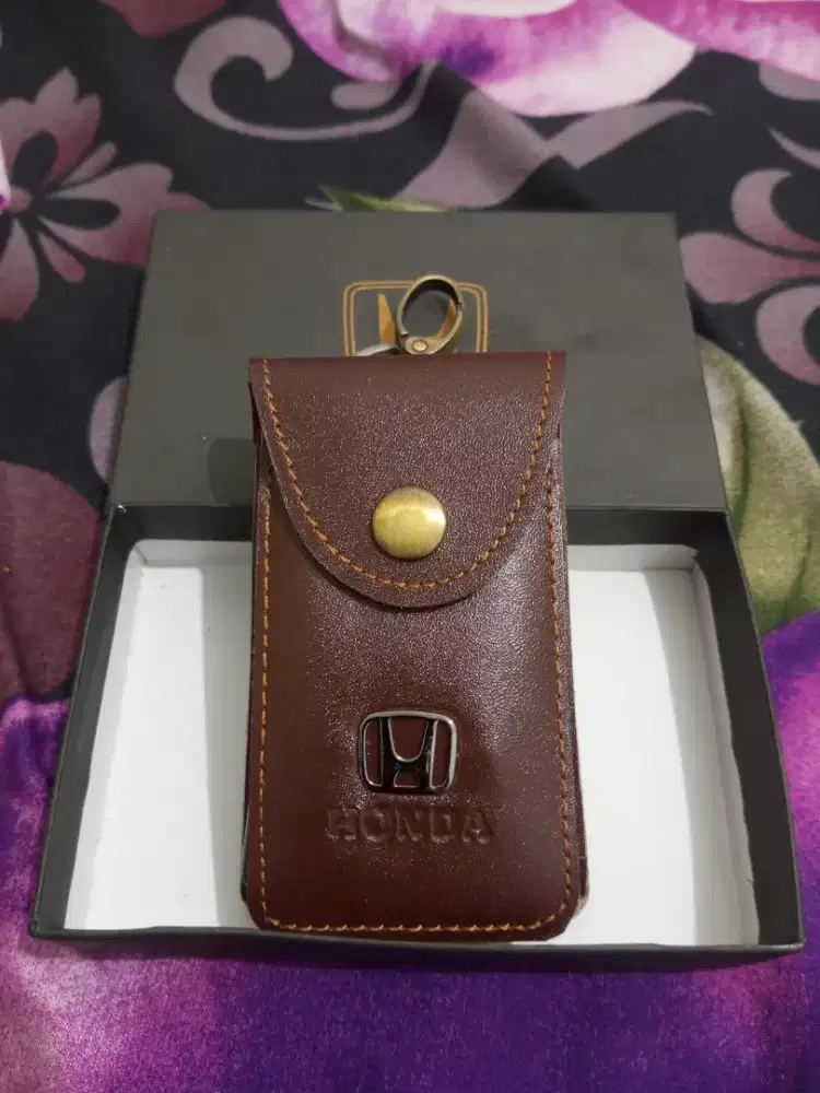 Gantungan kunci kulit