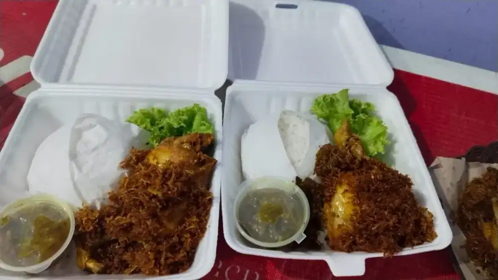 Ayam Bakar dan Ayam Serundeng