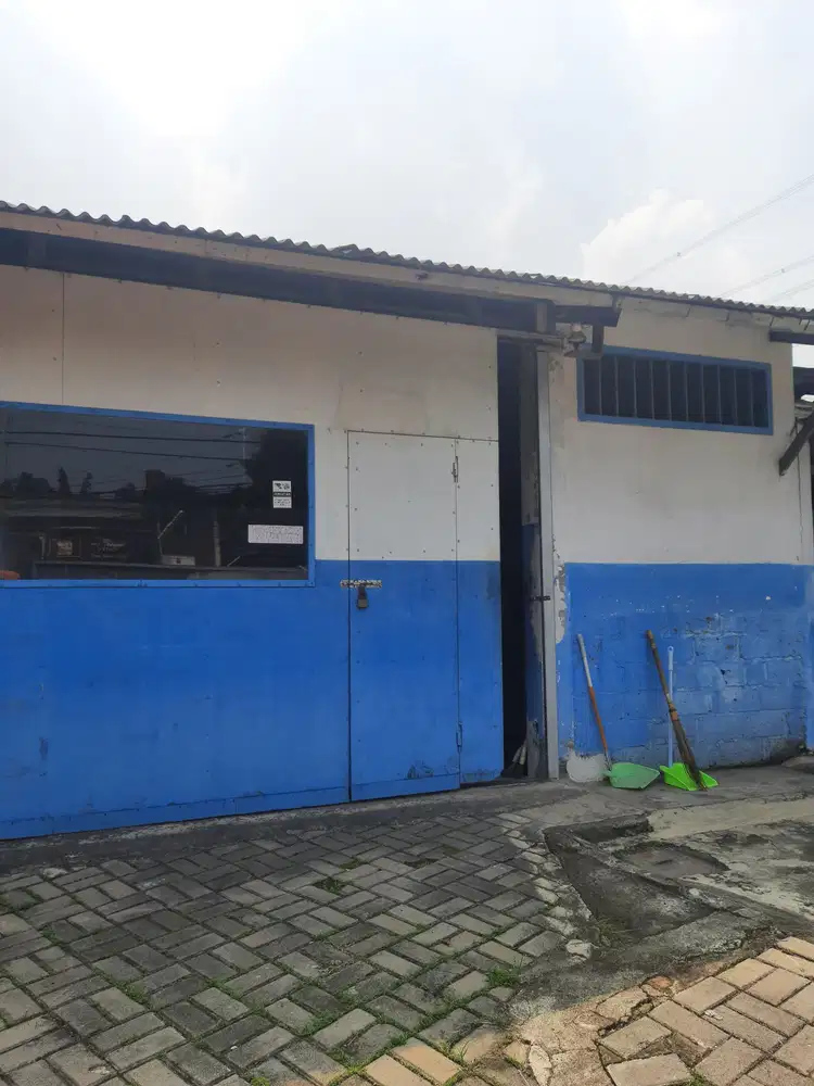 Gudah beserta Tanah dan sangat murah di Jl. Raya mustisari Bekasi Kota