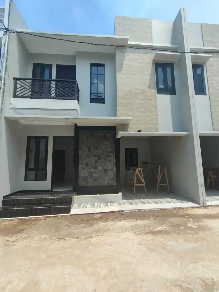 Dijual rumah 2 lantai siap huni lokasi strategis diPancoran Mas,Depok