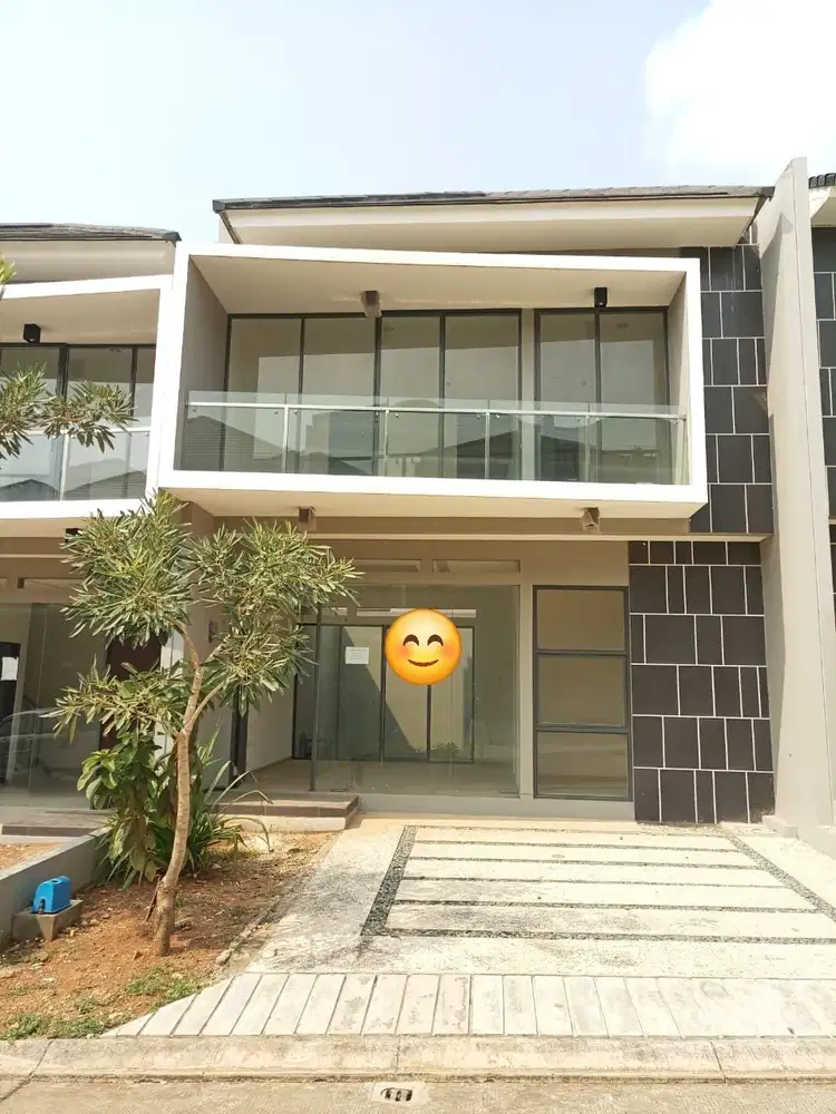 Rumah 2 Lantai dengan Nuansa Alam Hijau di Golden Park 2