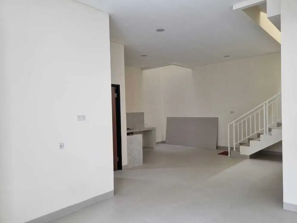 Rumah baru minimalis 2,5 lantai ddi Sunrise Garden