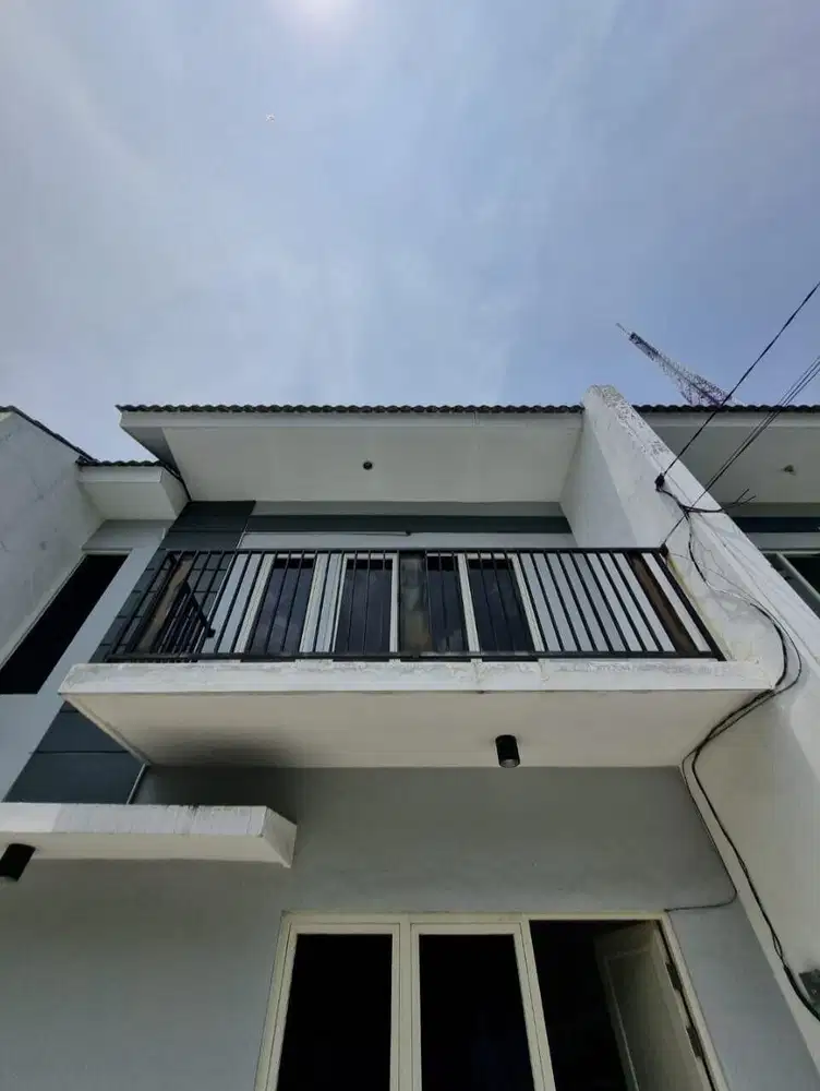 Rumah Surabaya Barat Full Furnish Lokasi Strategis