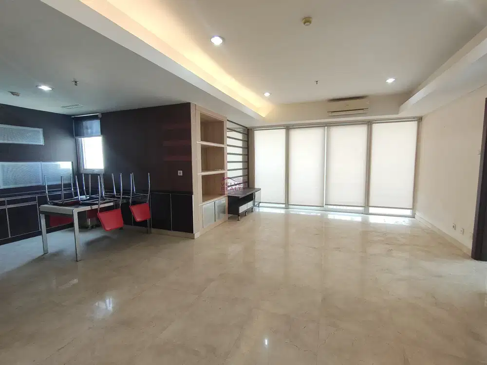 Dijual Apt The Royale Springhill Kemayoran 2BR Luas 165m2 VR1084