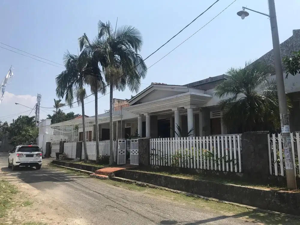 Rumah Siap Huni di Seberang Stadion Pahoman dpn Hotel Bethara