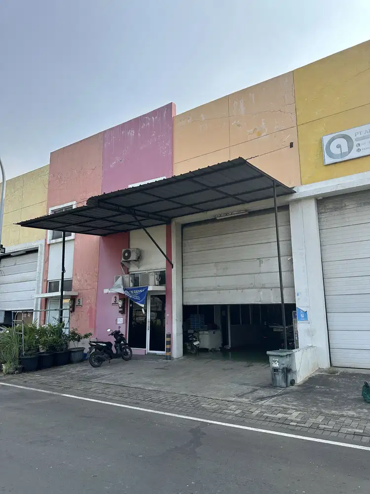 Disewa gudang Green Sedayu Bizpark Cakung uk. 9x24