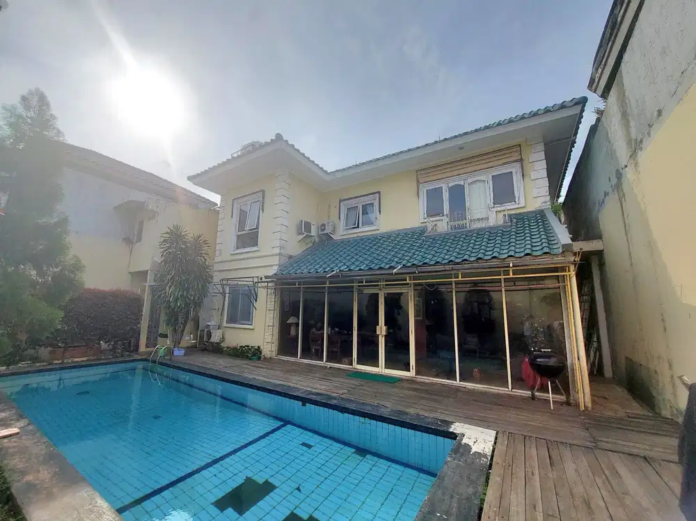 Rumah ada Kolam renang Jl Adhyaksa Raya Lt502m2 Lebak Bulus Cilandak