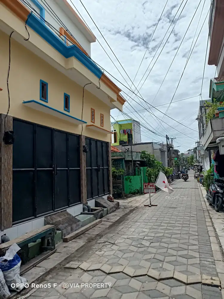 Ruko siap huni  lokasi padat penduduk