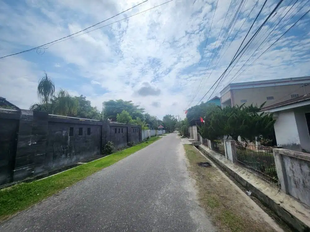 Tanah  di komplek Beringin Indah, cocok untuk Rumah Mewah.Di Jual !!!