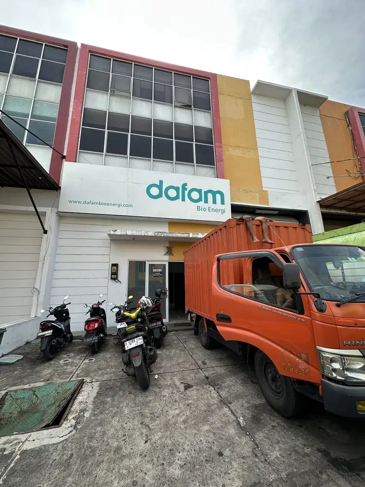 Sewa gudang Green Sedayu Bizpark Cakung Uk. 12x36, Office 3lt