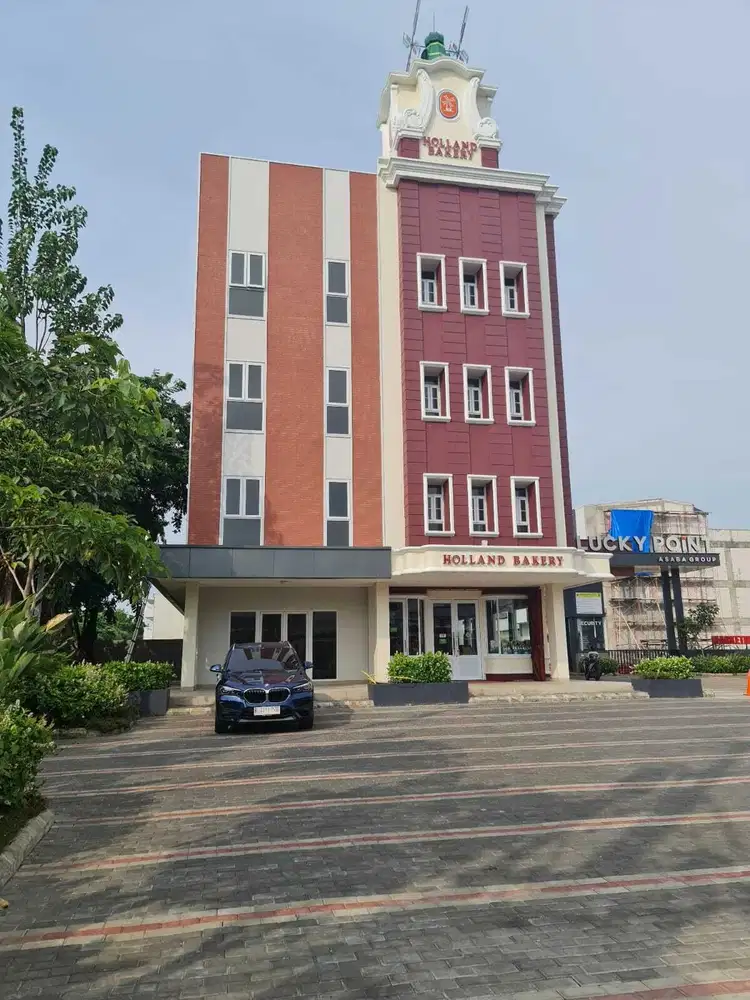 RUKO 4 Lt  HADAP JALAN RAYA KAPUK, SIAP USAHA, PARKIR FREE & LUAS