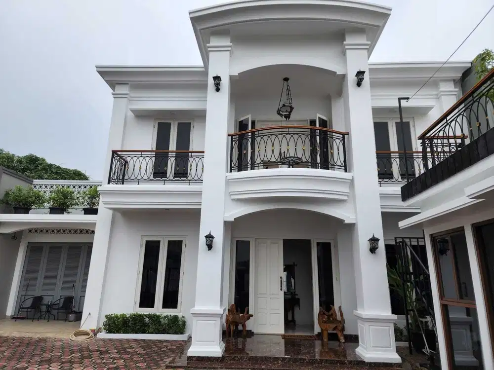 Dijual rumah semi furnish mewah siap huni