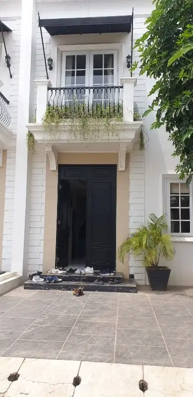 RUMAH BARU FURNISHED KOLAM RENANG PRIVATE CLUSTER REMPOA TANGERANG