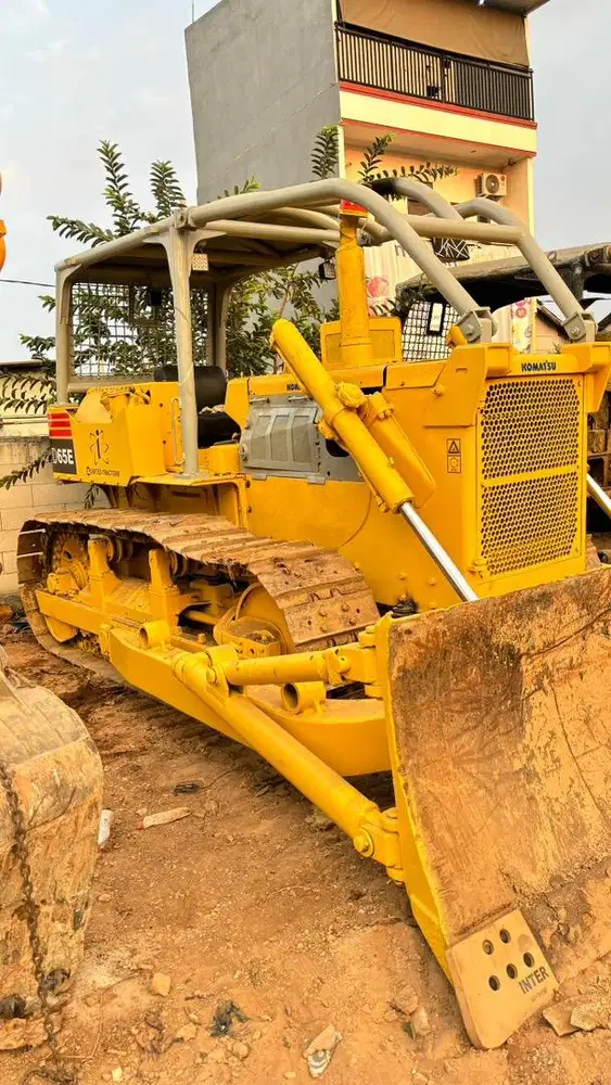 Dijual Cepat Bulldozer D65 komatsu