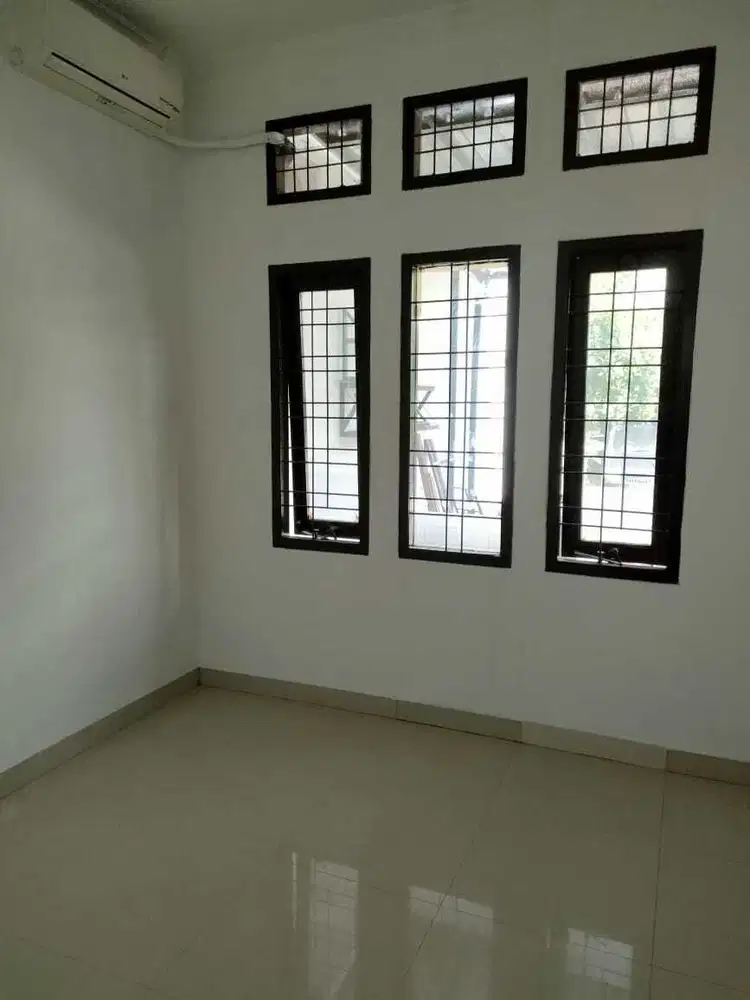 Dijual rumah di mekar hegar