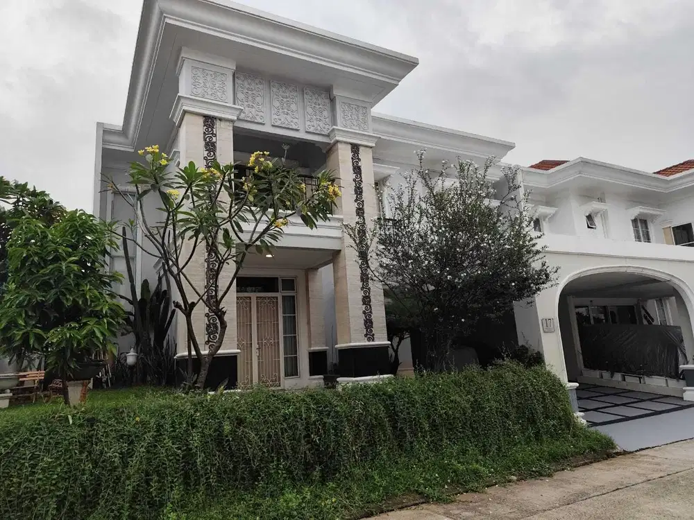 Disewa rumah mewah Emerald Mansion Lippo Cikarang dengan kolam renang