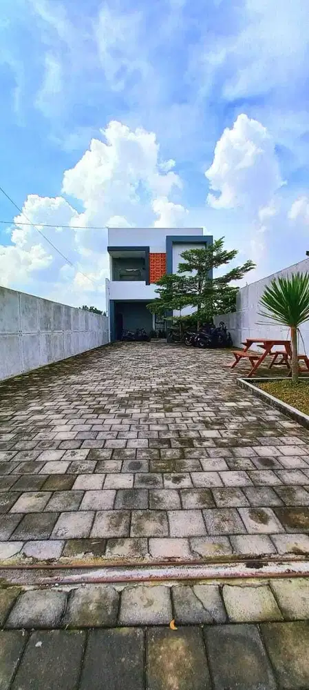 JUAl RUMAH MODERN DUA LANTAI LUAS DI GODEAN SLEMAN YOGYAKARTA