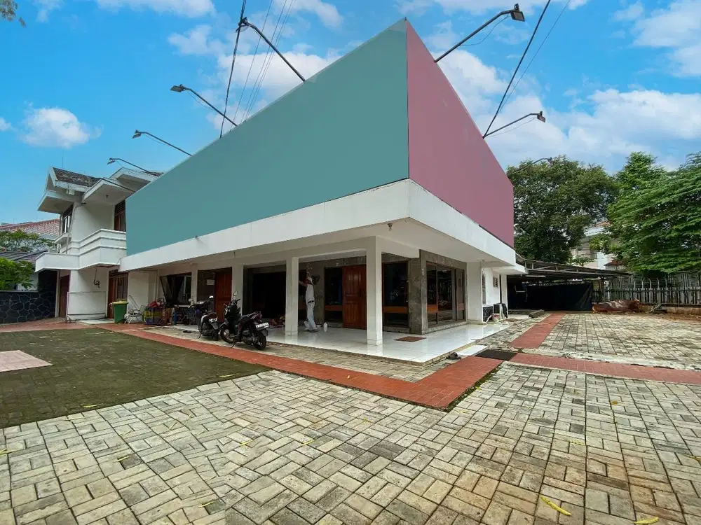 DISEWAKAN - FOR RENT RUMAH UNTUK TEMPAT USAHA KEBAYORAN BARU