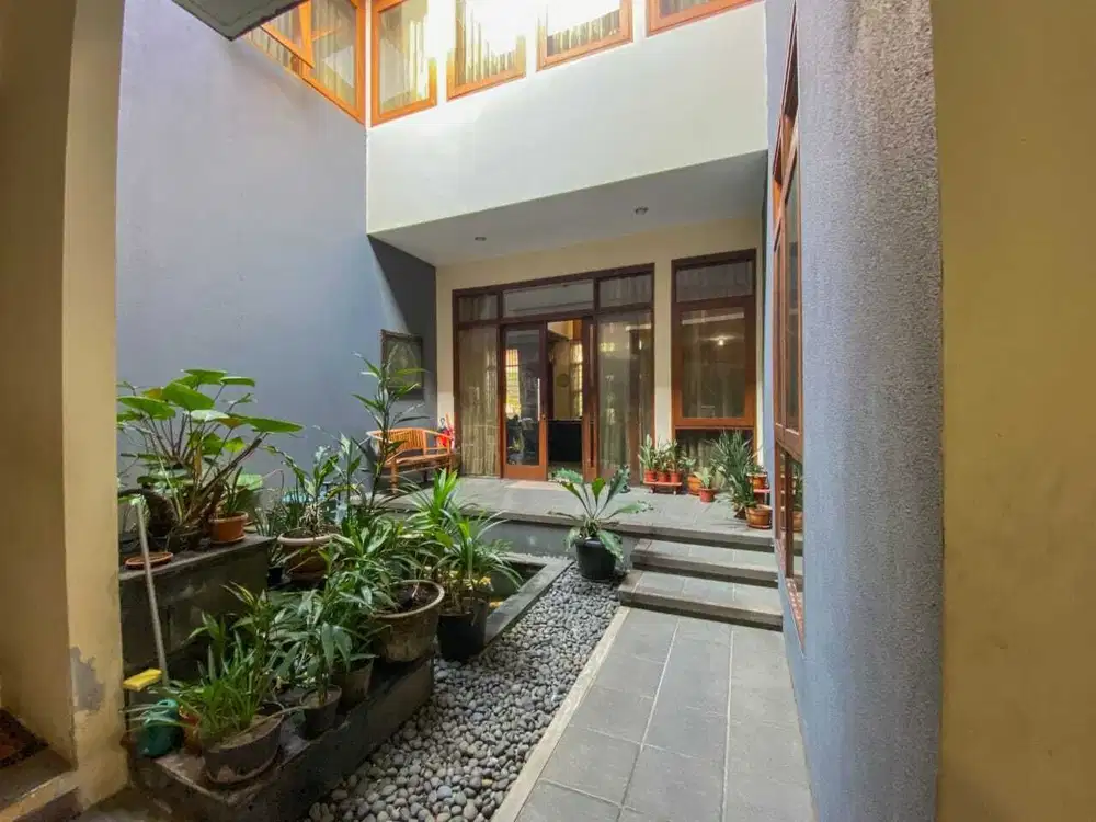 Rumah Mewah strategis Turangga 2 lantai dijual cepat dekat Horison